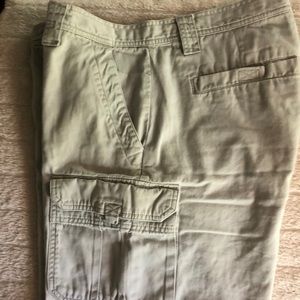 Mens Columbia Sz 34 cargo pocket shorts